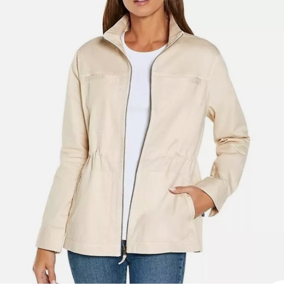 GAP Tops - New women so small, utility jacket, cream color